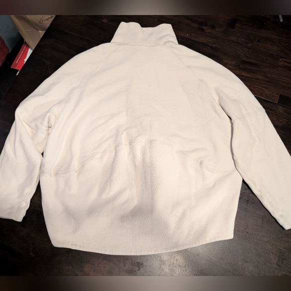 Lululemon Textured Funnel-Neck Pullover, Cream.  Women's 10. - Picture 2 of 5